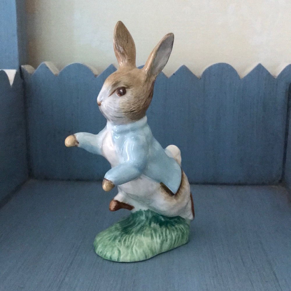 Royal Albert Peter Rabbit Beatrix Potter Bunny Figurine in Light Blue Coat